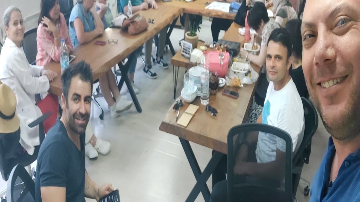 Kırklareli BİLSEM ailesi olarak tüm öğretmen ve idari kadromuzun katılımıyla 2025-2026 Eğitim-Öğretim yılı Sene sonu öğretmenler kurulu toplantısı gerçekleştirdik.